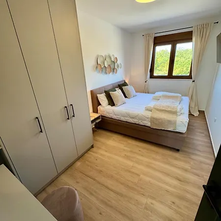 Rustika Emilia Villa *