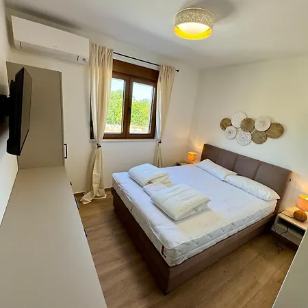 Rustika Emilia * Sveti Ivan Dobrinjski