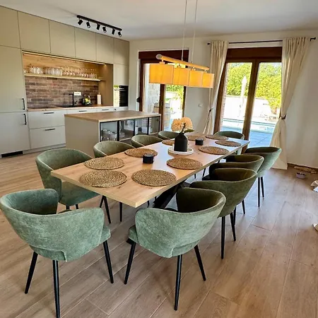 Rustika Emilia Villa